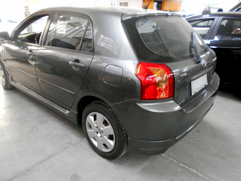 Toyota Corolla 2